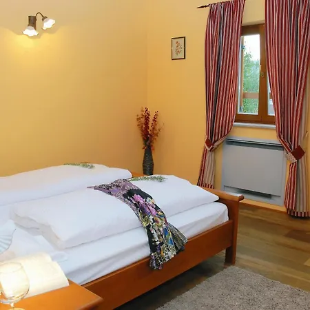 Nocleg ze śniadaniem Stancija Kovacici 4*