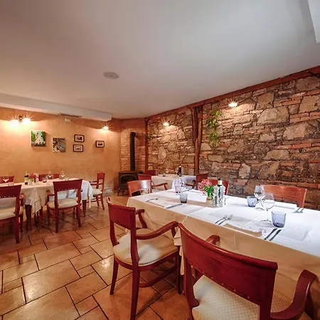 Frühstückspension Stancija Kovacici 4*